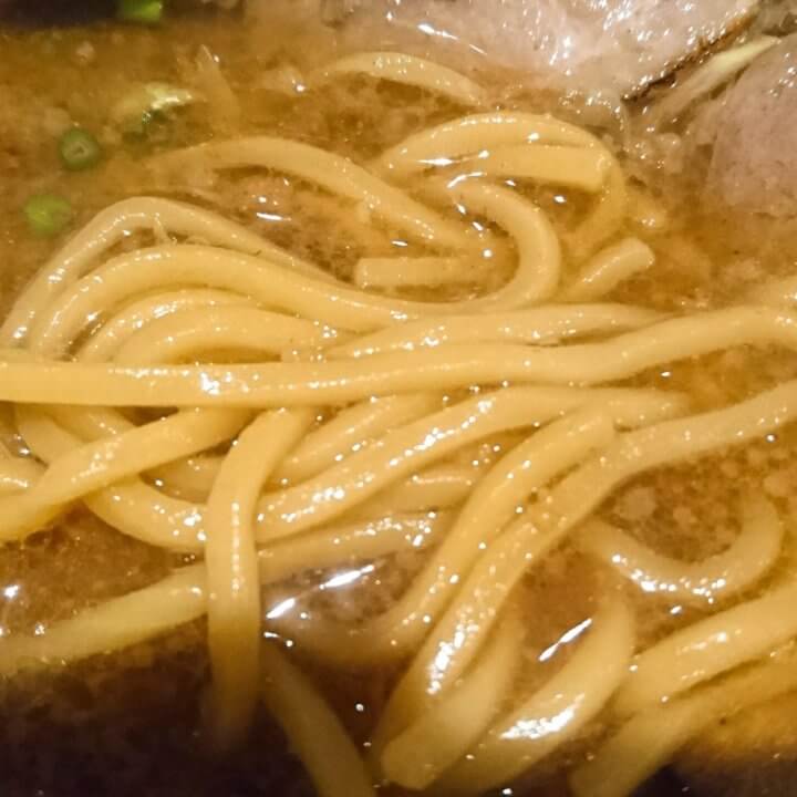 魚介豚骨ラーメン　麺