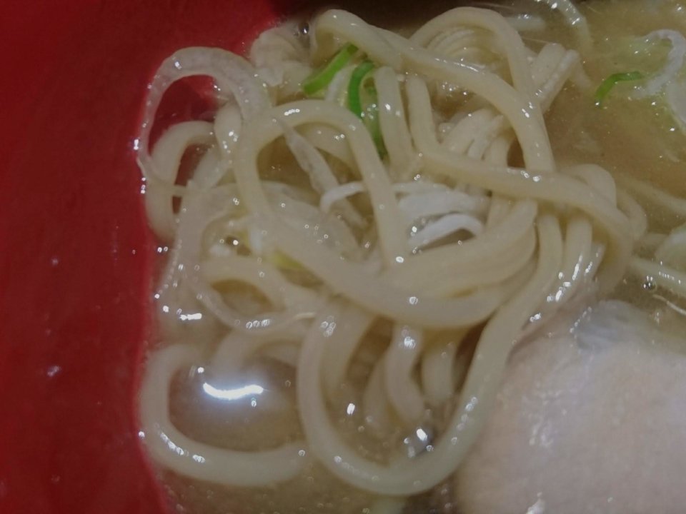 MEN-EIJI HIRAGISHI BASE　魚介豚骨醤油　麺